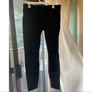 LAST CHANCE Black ripped knee skinny jeans